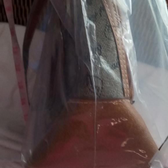 Baby Phat large shoulder bag. - Picture 8 of 8